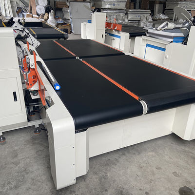 ZLT-TE4A 15-20pcs/h Computerized Automatic Flipping 15-20pcs/h Tape Edge Machine 50-500mm Naaidikte Voor Matras