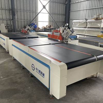 Geautomatiseerde Automatische het Wegknippen de Randmachine 50500mm het Naaien Dikte 1400-2300rpm van de Matrasband