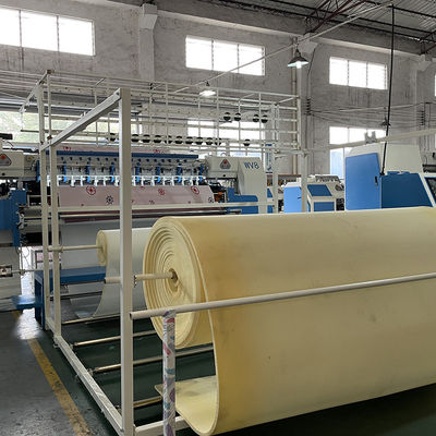 Het Watteren van ZOLYTECH WV8 1000rpm automatiseerde de Industriële Machinehoge snelheid Kettingssteek voor Dekbedden en Dekbedden